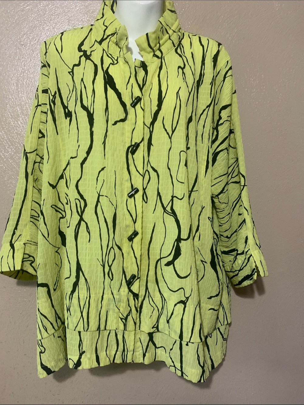 Ali Miles Yellow Black Abstract Print Button-Down Shirt
